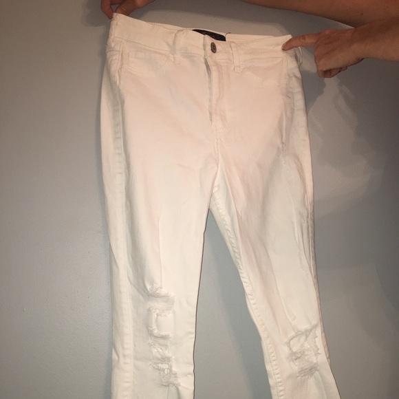 WHITE JEANS ! Hollister high rise - Picture 2 of 3